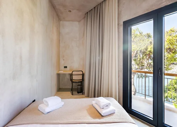Medusa Luxury Νέος Μαρμαράς